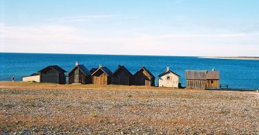 Fischersiedlung (fiskelägen) Helgumannen auf Fårö, Gotland. Aufgenommen mit Leica M 7 und Summilux M 1.4 50 asph. new auf Kodak Ektar | © mare.photo