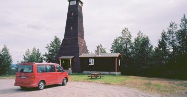 Wachturm an der Grenze Norwegen-Russland im Paviktal