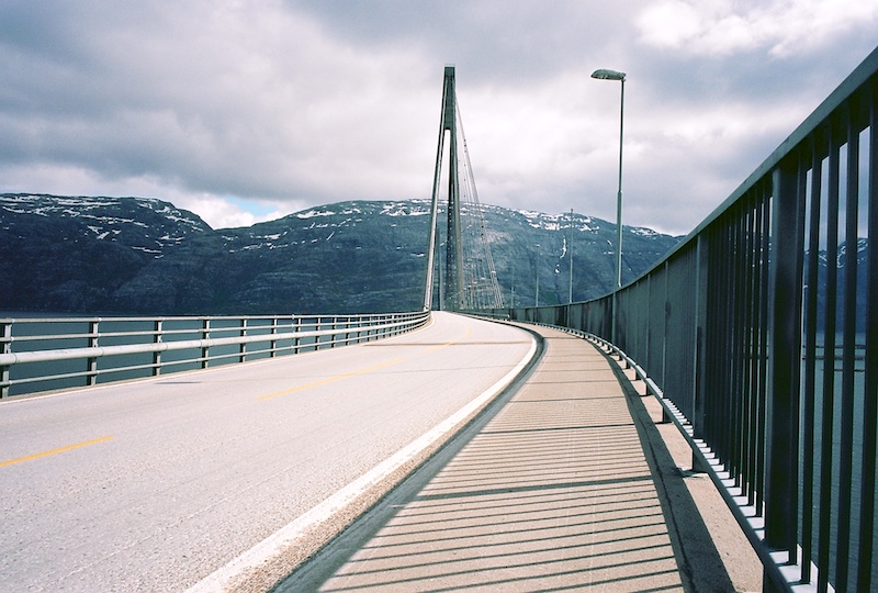 Helgelandbrücke, Helgeland, Kodak Ektar, Leica Elmarit 2.8 28 asph. | © mare.photo
