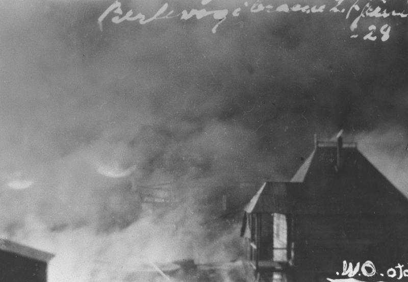 Am 27. Juni 1928 bricht ein Feuer in Berlevag am Hafen aus und greift schnell um sich