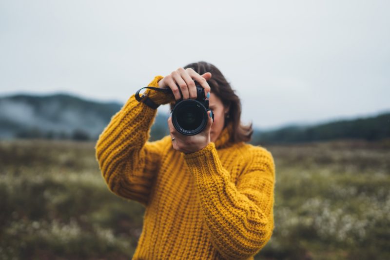 Schweden ist bekannt für seine wunderschönen Landschaften. Wenn Sie sich in Ihrem Urlaub entspannen möchten, ist das Land die perfekte Wahl. Ebenfalls eignet sich der Ausflug sehr gut, um die fotografischen Fähigkeiten zu erweitern. Denn einige der Motive findet man ausschließlich in Schweden.