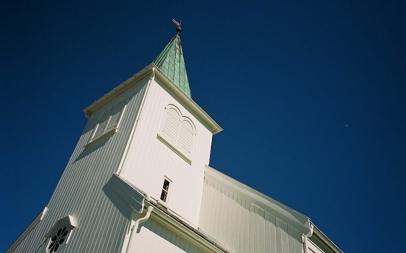 Die weiße Kirche zu Honningsvåg