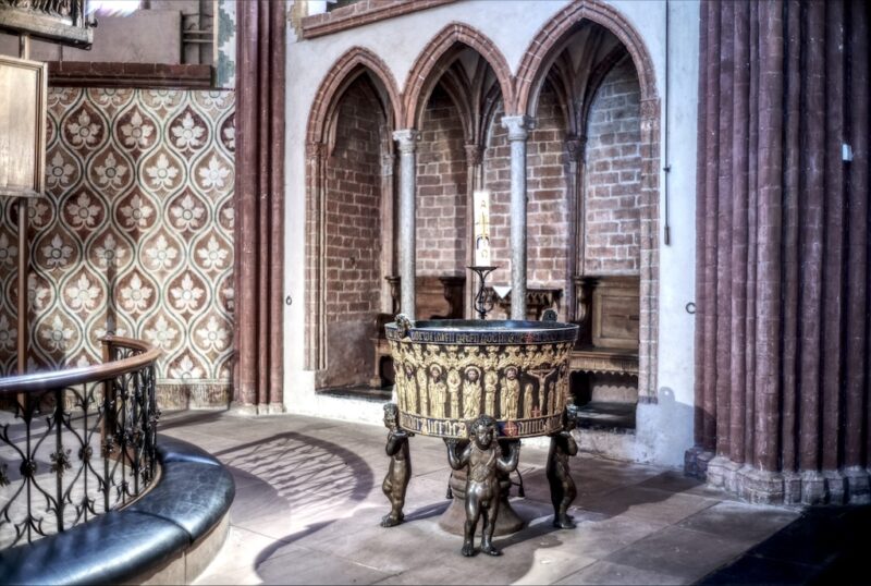 Taufbecken im Dom Schleswig, Leica Steel Rim New Summilux M 1.4/35mm