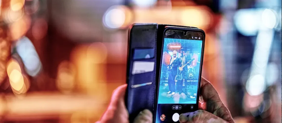 Smartphone-Fotografie als Spionage? Fotografiert mit Leica APO SL 75mm f2 ASPH.
